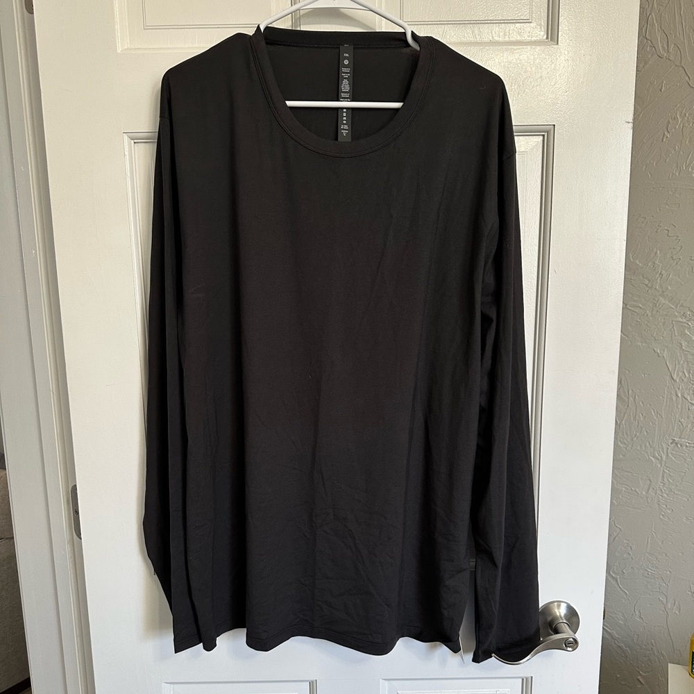 Men’s lululemon fundamental LS